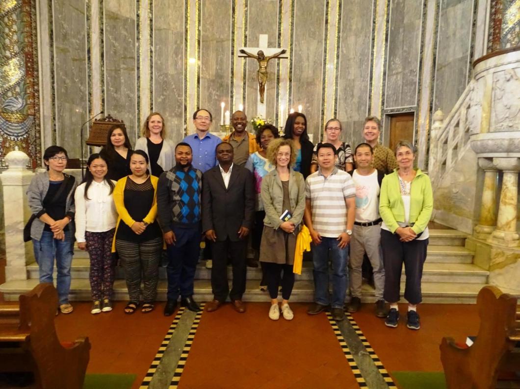 sunday-worship-service